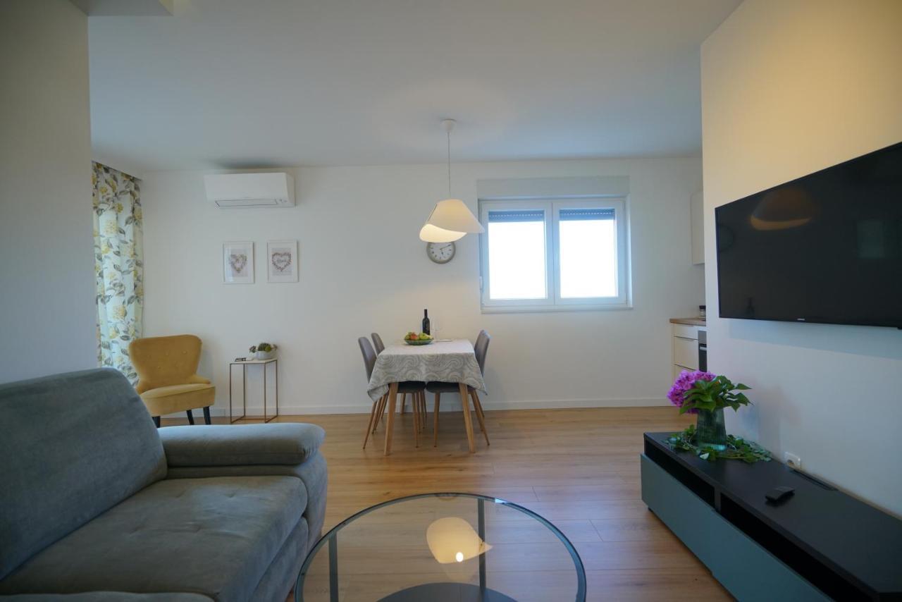 Apartment Perla ซูโกชัน ภายนอก รูปภาพ